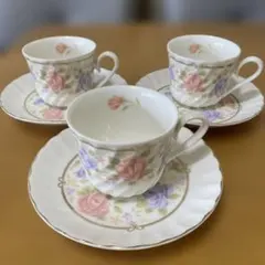 ボーンチャイナ 花柄 皿 3枚セット - メルカリ