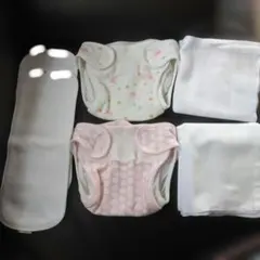 おむつカバー 70サイズ２枚セット　 ＋オムツ4枚