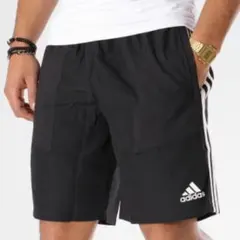 adidas 黒 ショートパンツ サイドストライプ