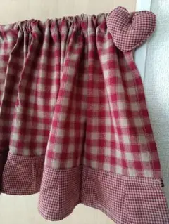 カントリー雑貨♥赤チェック生地ぷっくりハート付き♥カフェカーテン♥