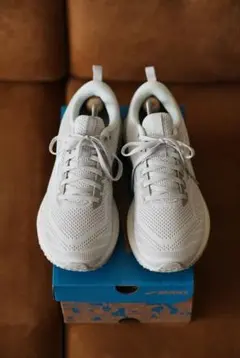最終値下げになります BROOKS Revel 6