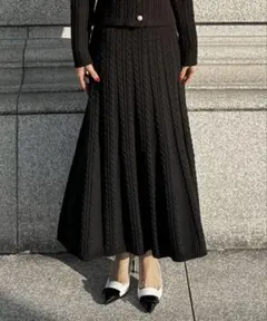 ケーブルニットスカート
