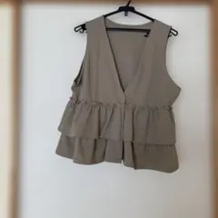 ベージュ ジレとパンツのセットアップ　新品