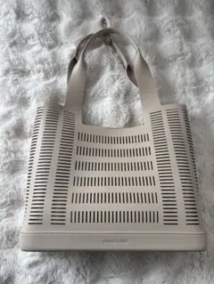 ベージュ ストライプ トートバッグ　 CHARLES & KEITH