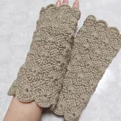 54 あったかハンドウォーマー　ライトベージュ　ハンドメイド 　アームウォーマー