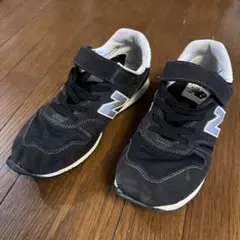 New Balance ブラックスニーカー ベルクロ付き