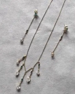 SWAROVSKI　ゴールドネックレスとアレンジ可能なピアスセット