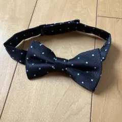 RUGGED BUTTS 蝶ネクタイ 黒地 水色ドット