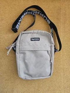 サコッシュ シュプリーム