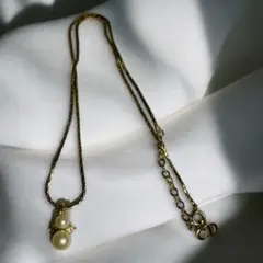 美品 クリスチャンディオール ゴールド系ペンダント CDロゴ