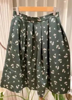 THE SHINZONE シンゾーン 花柄スカート フレア タックのサムネイル