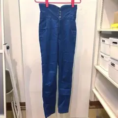 ハイウエスト ダークブルー デニムパンツ