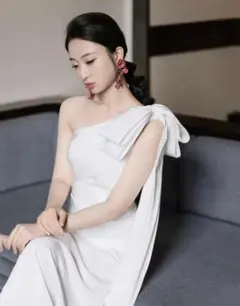 C59 ワンショルダーのドレス ホワイトサテン マーメイドドレス