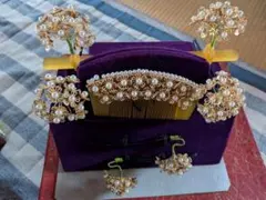 う*m様 花モチーフの紫色髪飾り