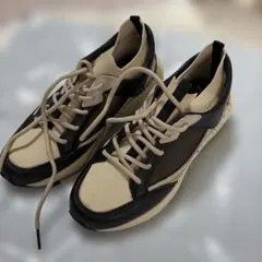美品 ZARA コントラストランニングスニーカー 37のサムネイル