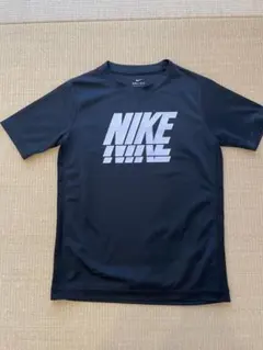 ナイキ　半袖Tシャツ　150 ブラックのサムネイル