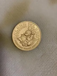 東京ディズニーランド 非売品ゴールドピンバッジ