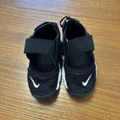 NIKE キッズ サンダル ブラック　17㎝のサムネイル