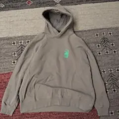 レイジブルー　ベージュ　パーカー