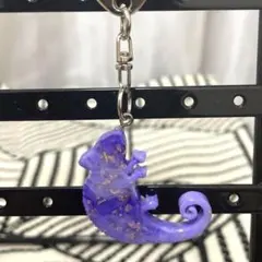 ハンドメイド　カメレオン　紫　キーホルダー