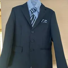 セール黒のフォーマルスーツ ネクタイ付き