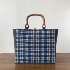 藍色の格子の紬帯　リメイク　山葡萄ハンドルバッグ　通しマチタイプ