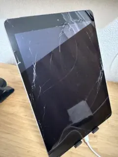 iPad Air 32GB 本体 シルバー 画面割れ A1475 ジャンク品