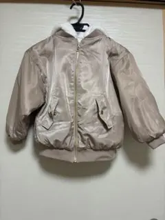 しまむら　女児フード付きリバーシブルジャケット ベージュ✖️ホワイト　130センチ