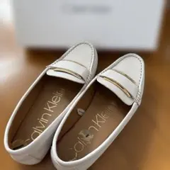 Calvin Klein ホワイト ローファー
