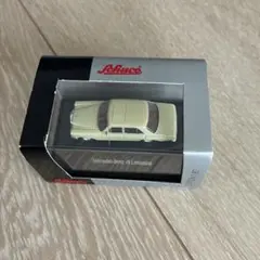 Schuco Mercedes-Benz /8 Limousine 1/87のサムネイル
