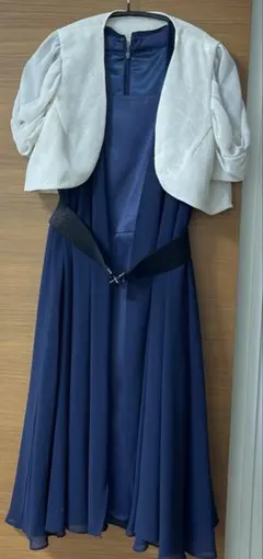 ネイビー　パーティードレス　クリーム色ボレロセット