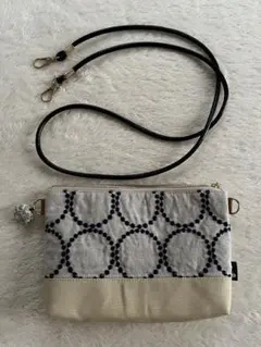 ミナペルホネン スマホゆったりポシェット タンバリン ブルーグレー