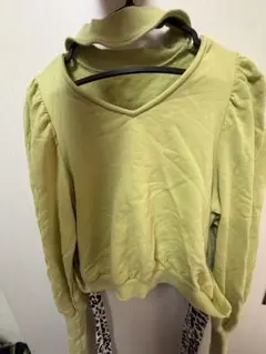 ライムグリーン クロップドスウェット