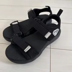 NUOVO Girl サンダル ブラック 21cm