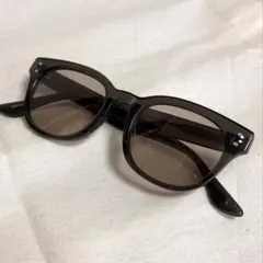 <BEAUTY&YOUTH> サングラスのサムネイル