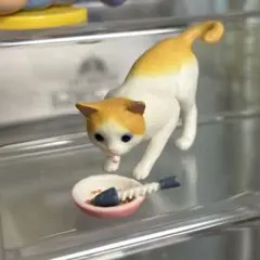 ガチャガチャ　猫