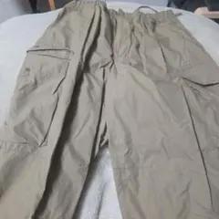 UNIQLO カーゴパンツ Sサイズ カーキ