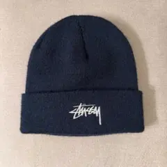 Stussy ニット帽 ビーニー ネイビー 刺繍ロゴ - メルカリ