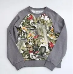 ami ボタニカル柄　トレーナー