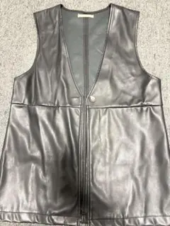 ブラック ベスト Fサイズ