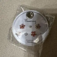 Flowering 花の形 ピアスセット ７個のサムネイル
