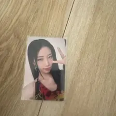 LESSERAFIM CRAZY yzy1.0 中華トレカ カズハ