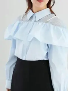 マジェスティックレゴン　パールチェーンフリルブラウス　ブルー