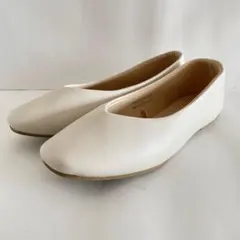 極美品✨any FAM エニィファム　Vカット フラットパンプス Lサイズのサムネイル