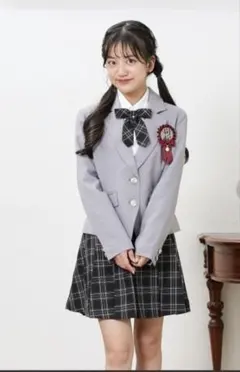 グレー ブレザー上下 チェック柄スカート