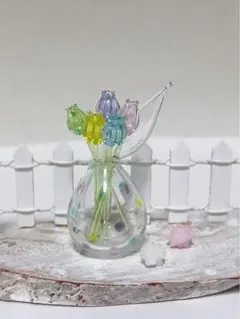 小さなガラス花瓶　981