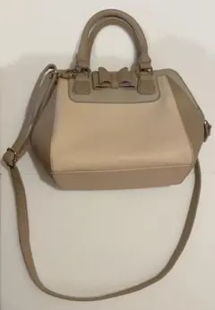 リボン付きベージュハンドバッグ　21×33×15cm 持ち手含高さ30cm