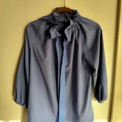 期間限定価格❤青色 フリル付き五分袖ブラウスS〜L相当