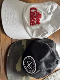 Coca-Cola ホワイトキャップと迷彩ブラックキャップセット