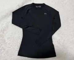 アンダーアーマー 長袖インナーシャツ アンダーシャツ　ブラック スポーツウエア